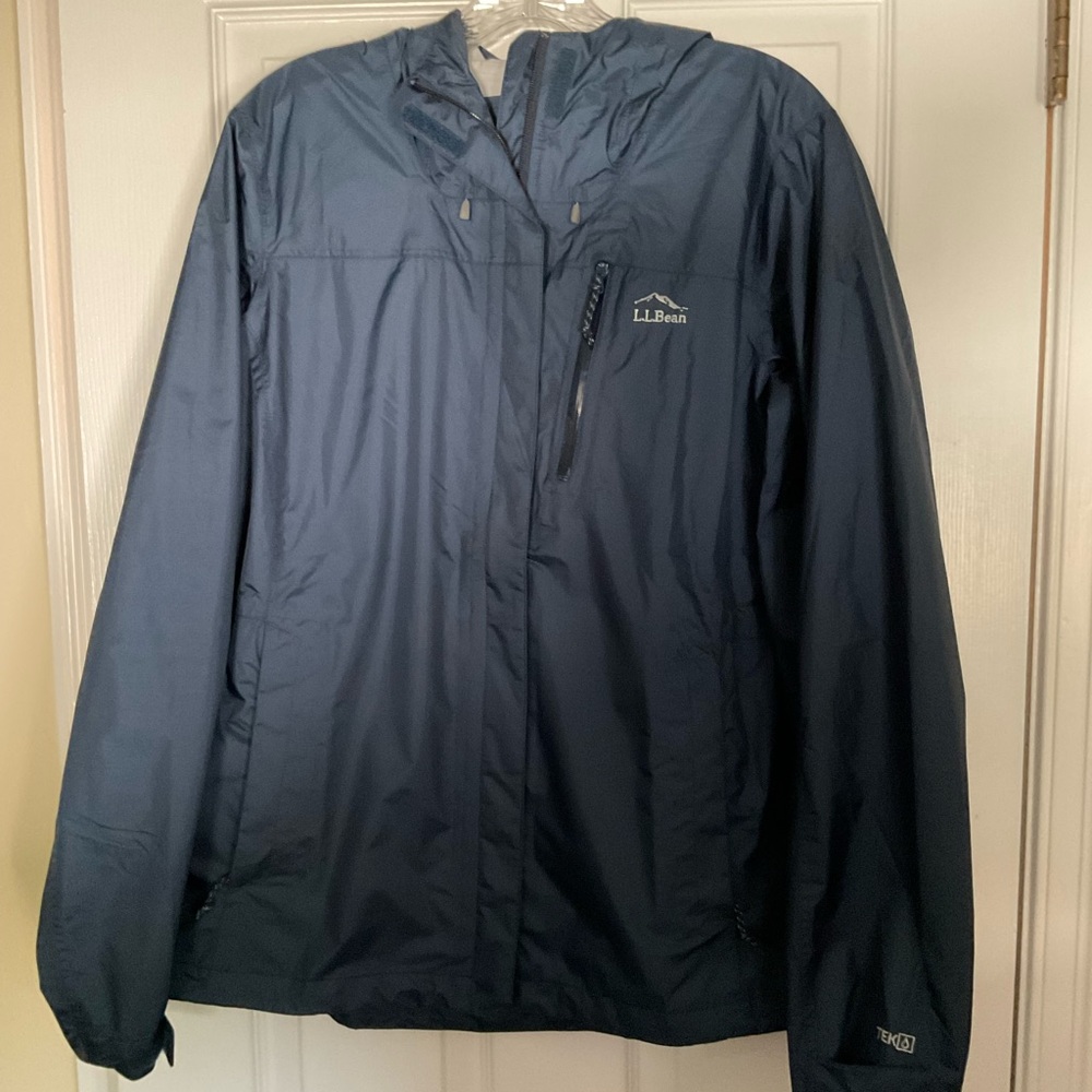Ladies LL Bean Hooded Rain Jacket